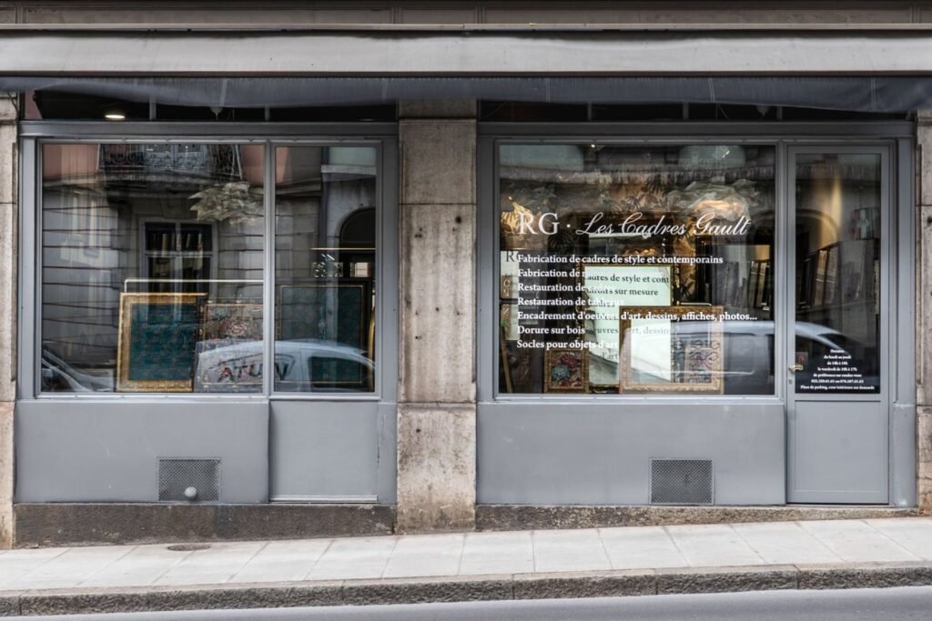 Boutique de Genève Devanture de la boutique RG Les Cadres Gault à Genève